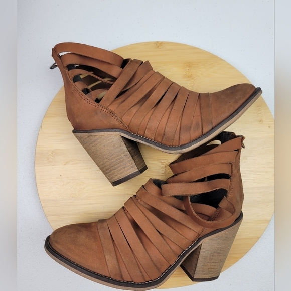 Free People Hybrid Strappy Leather Women’s Ankle Bootie in Tan Size 6.5 - Picture 9 of 12